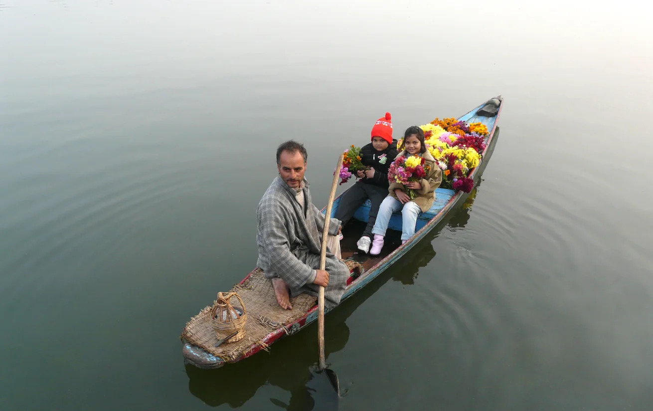 Kashmir-Shikara boat