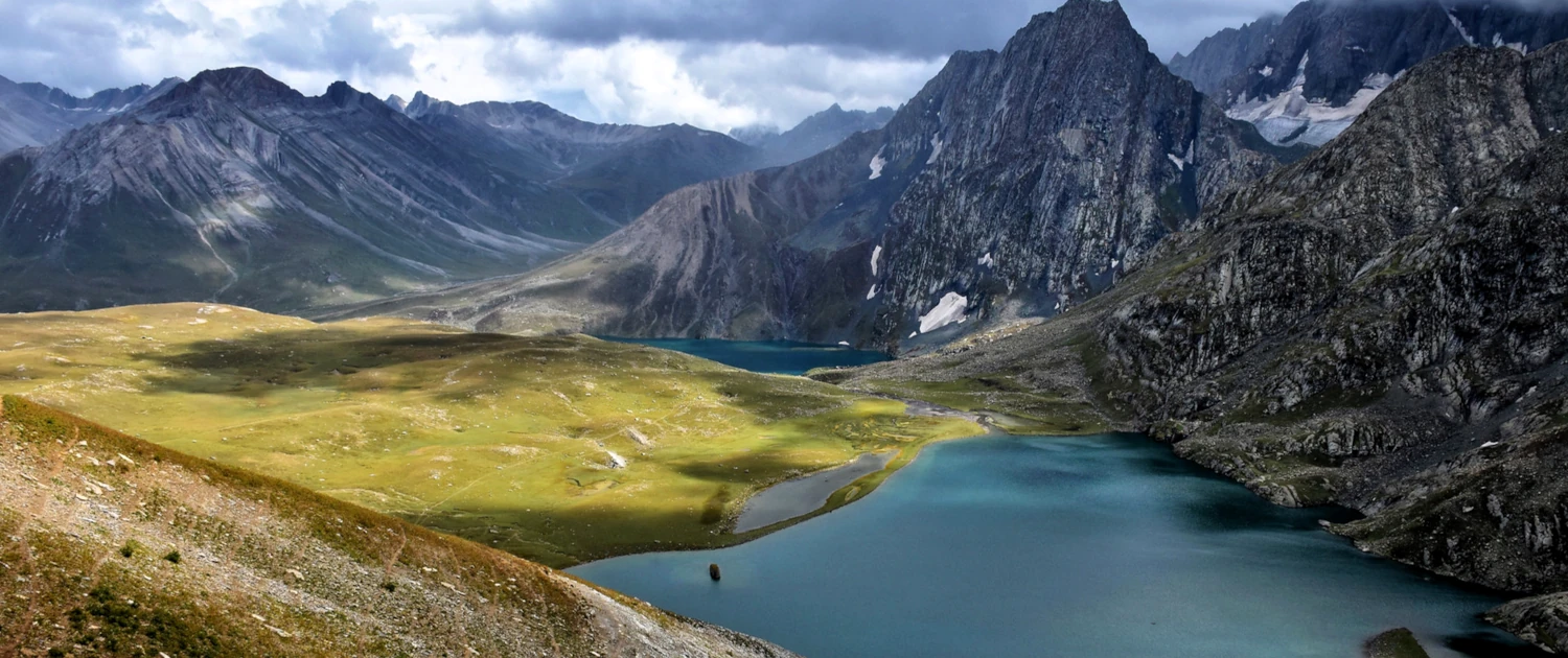 Kashmir-trekking-great-lakes