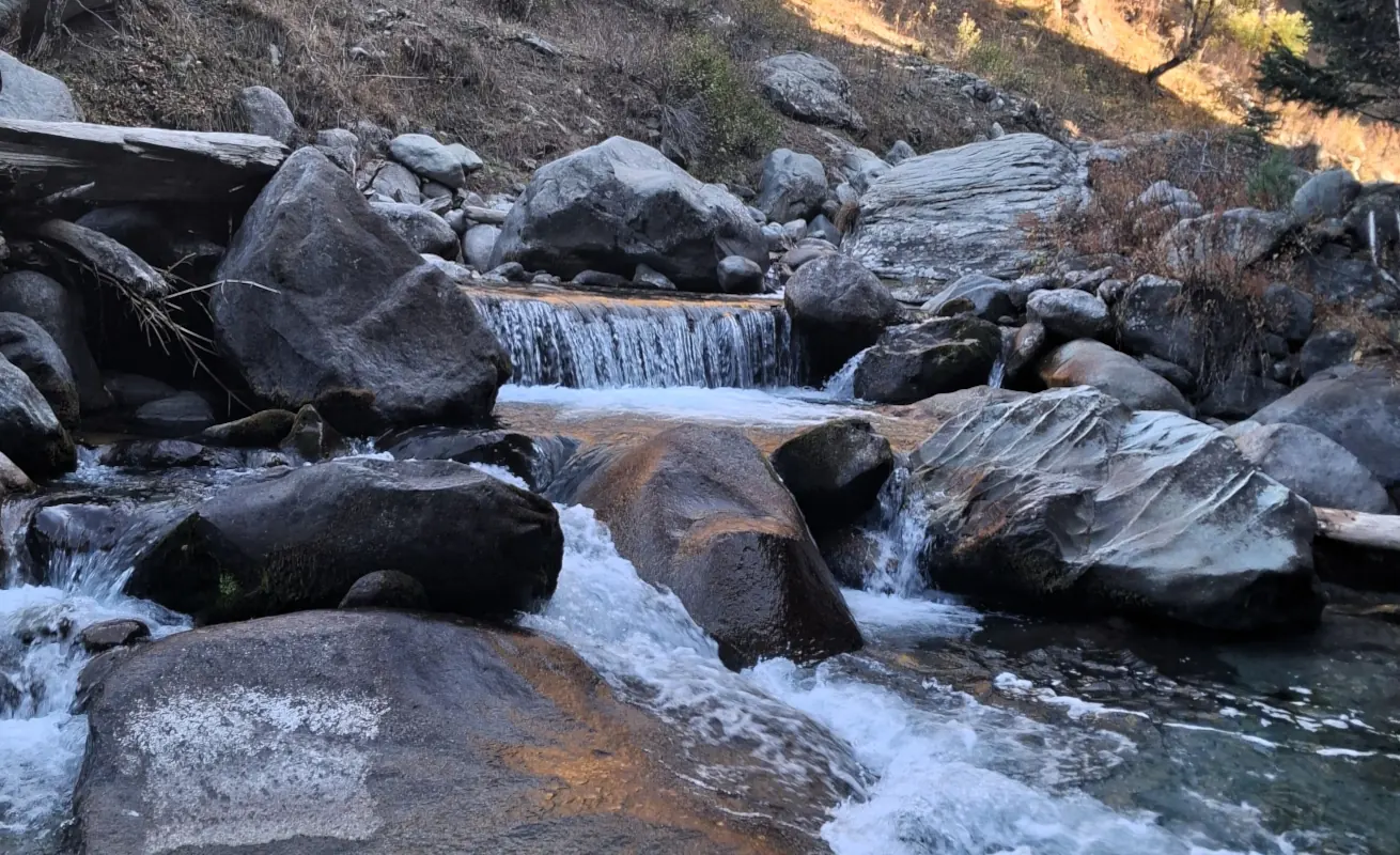 stream at Naranag-day-trek