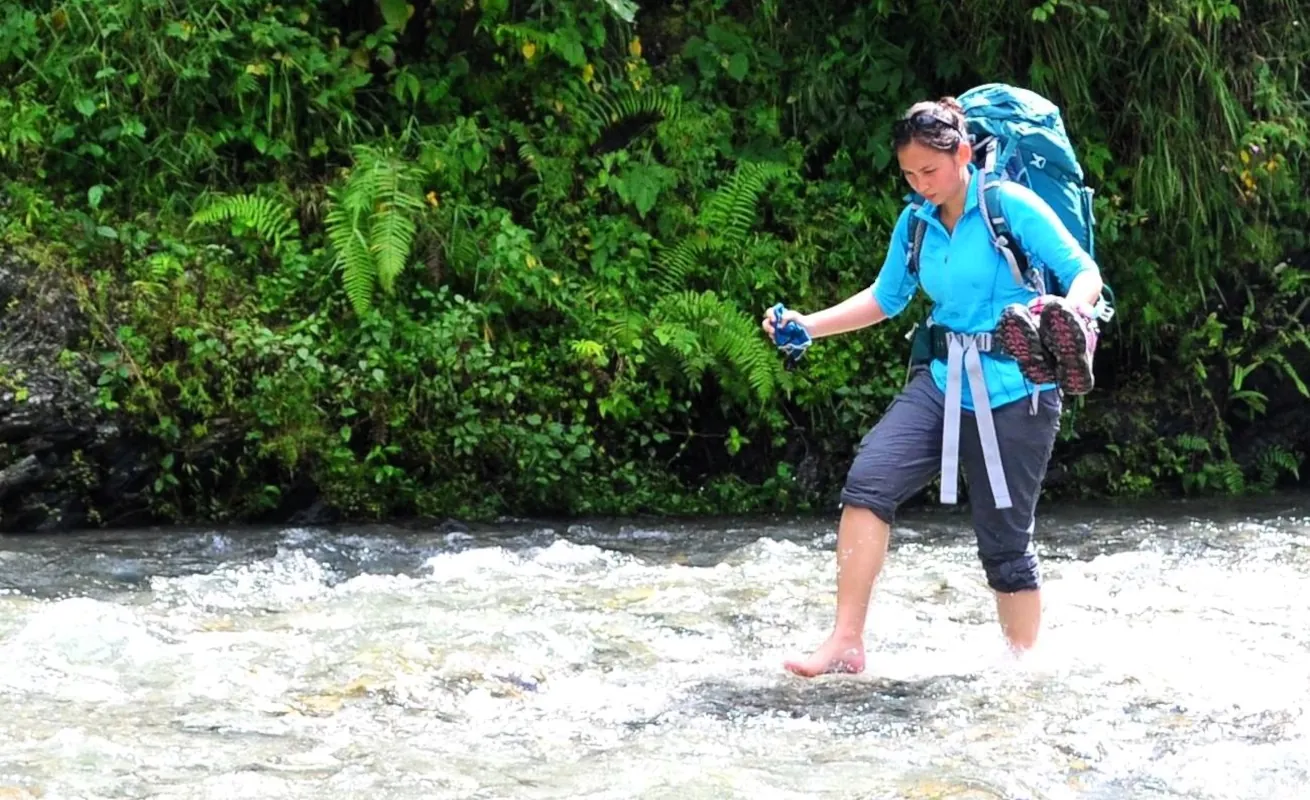 Nepal-river-crossing