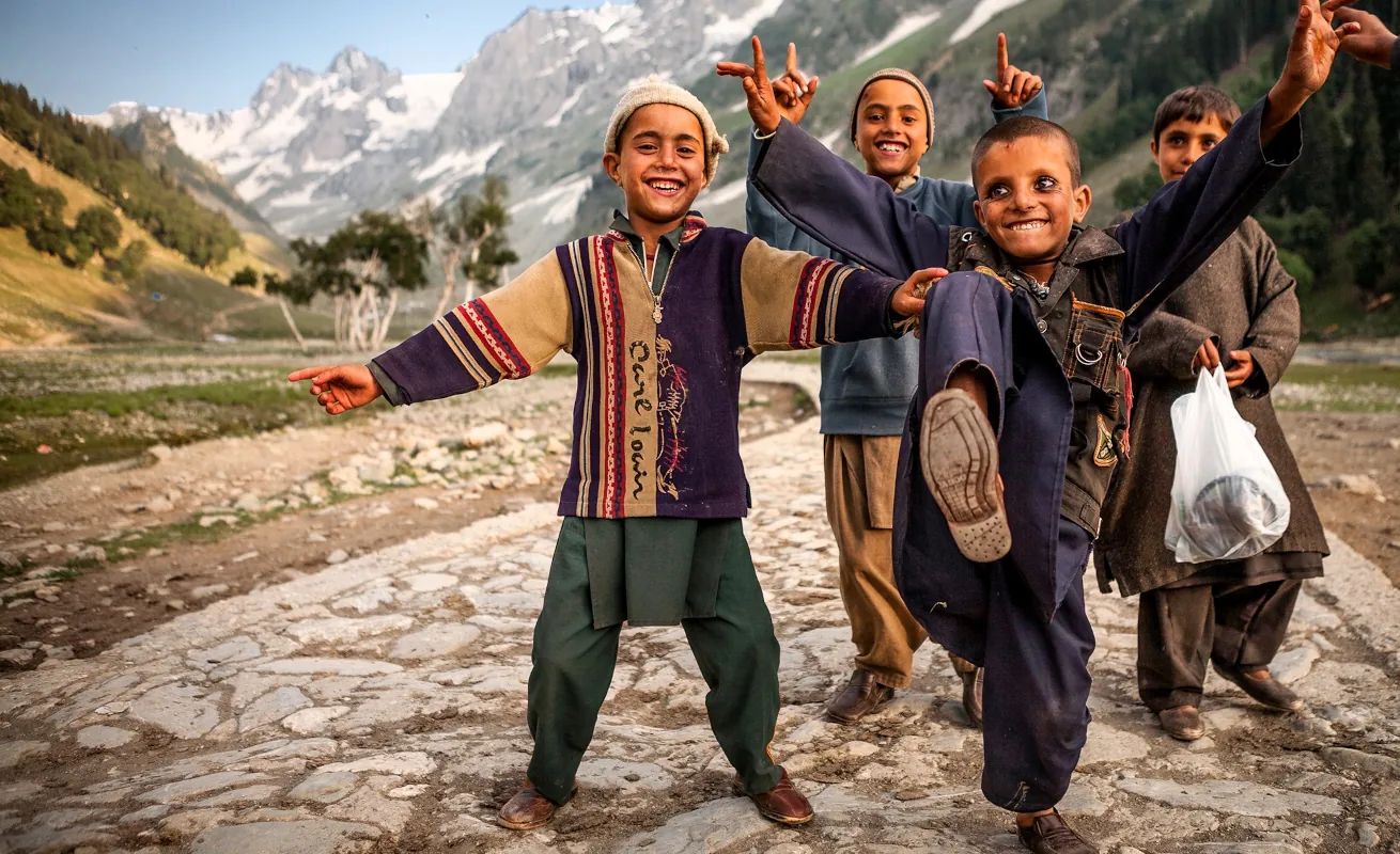 Sonamarg-nomadic-children