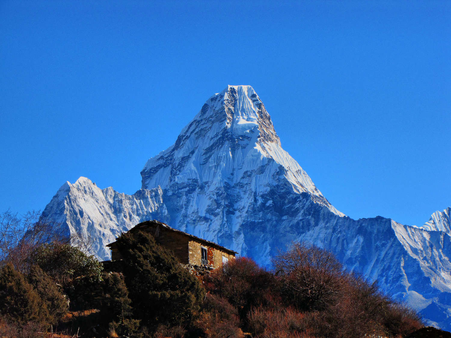 ama-dablam-gokyo-trek-nepal