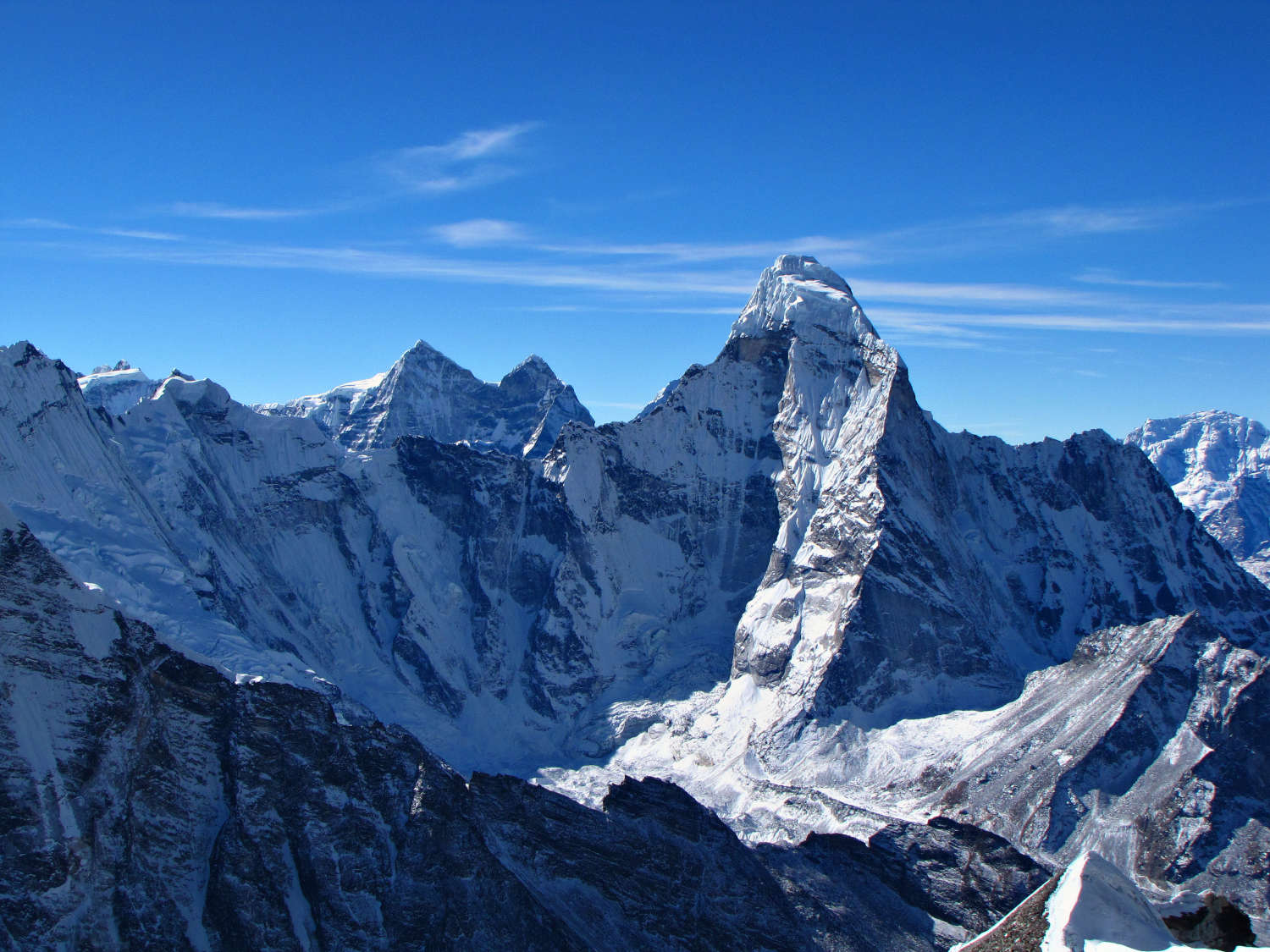 ama-dablam-island-peak-nepal