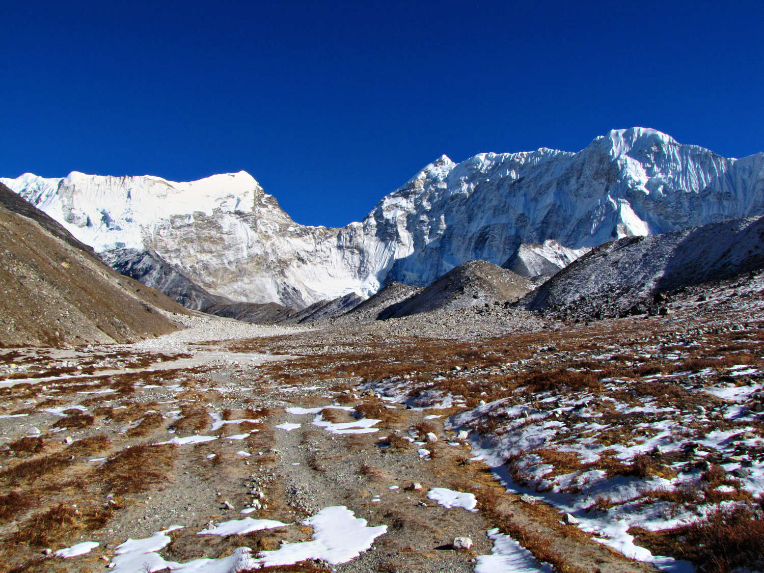 baruntse-island-peak-nepal