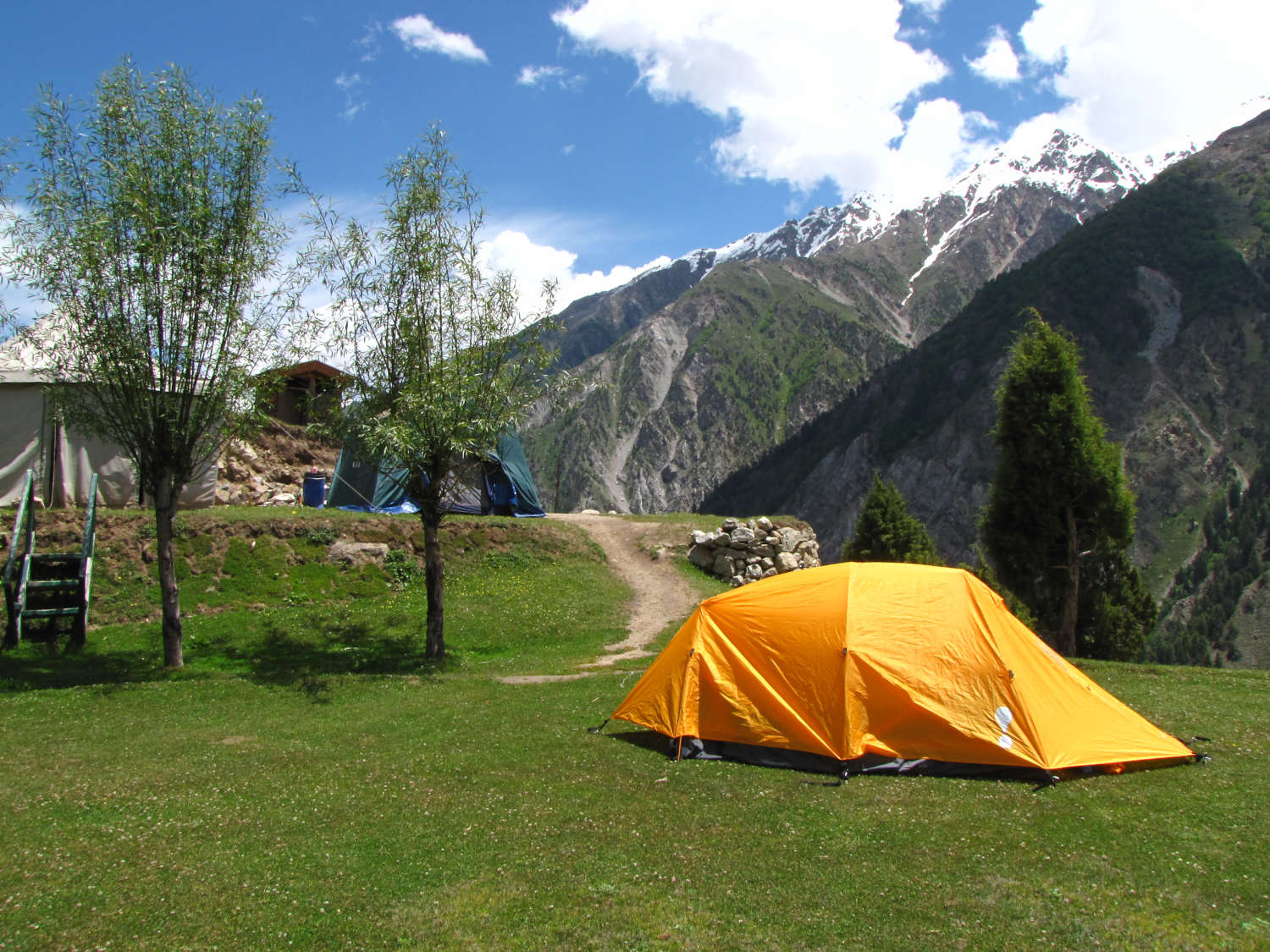 fairy-meadows-tent-scenery