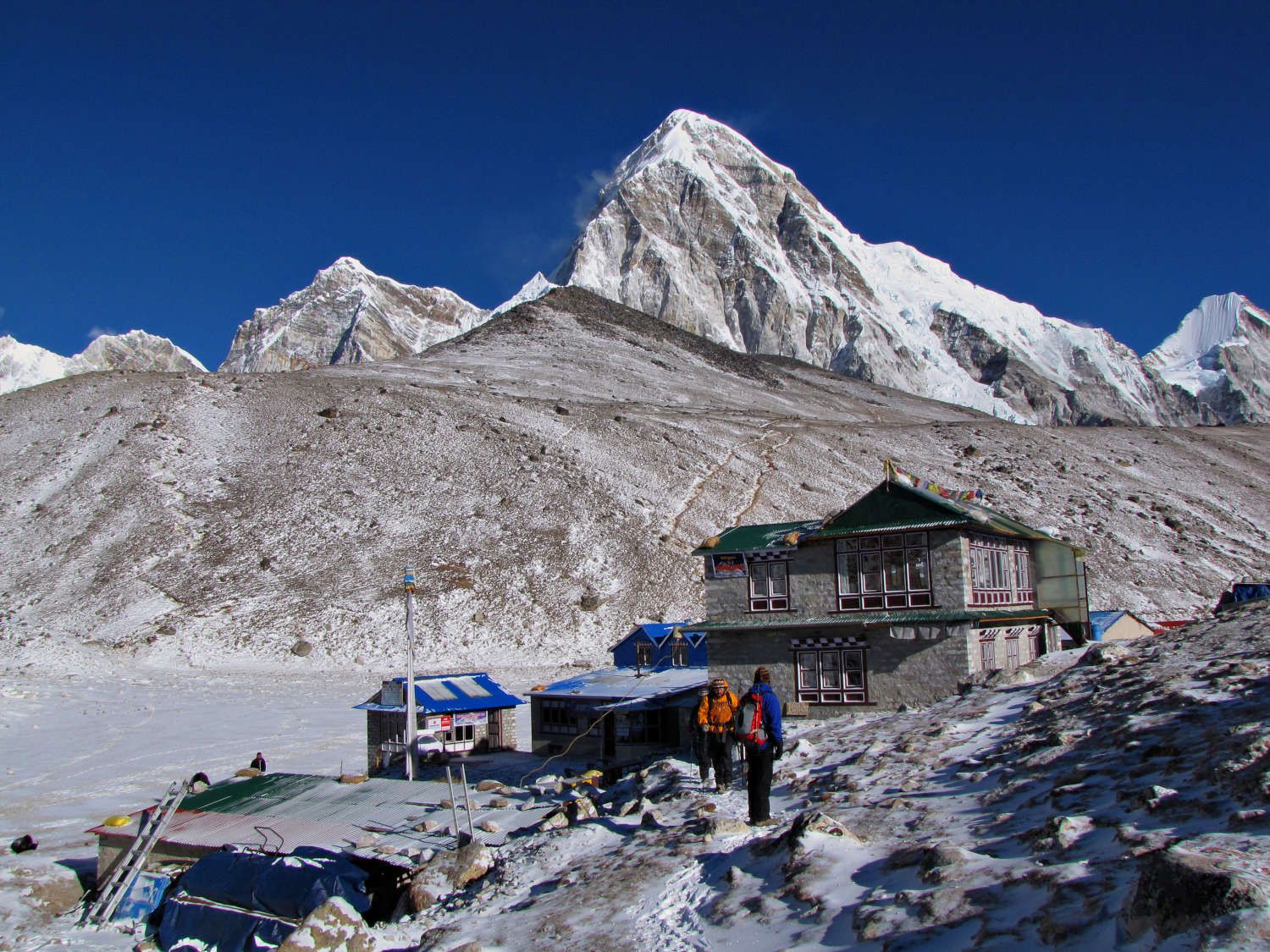 pumori-gorak-shep-everest-base-camp-trek-nepal