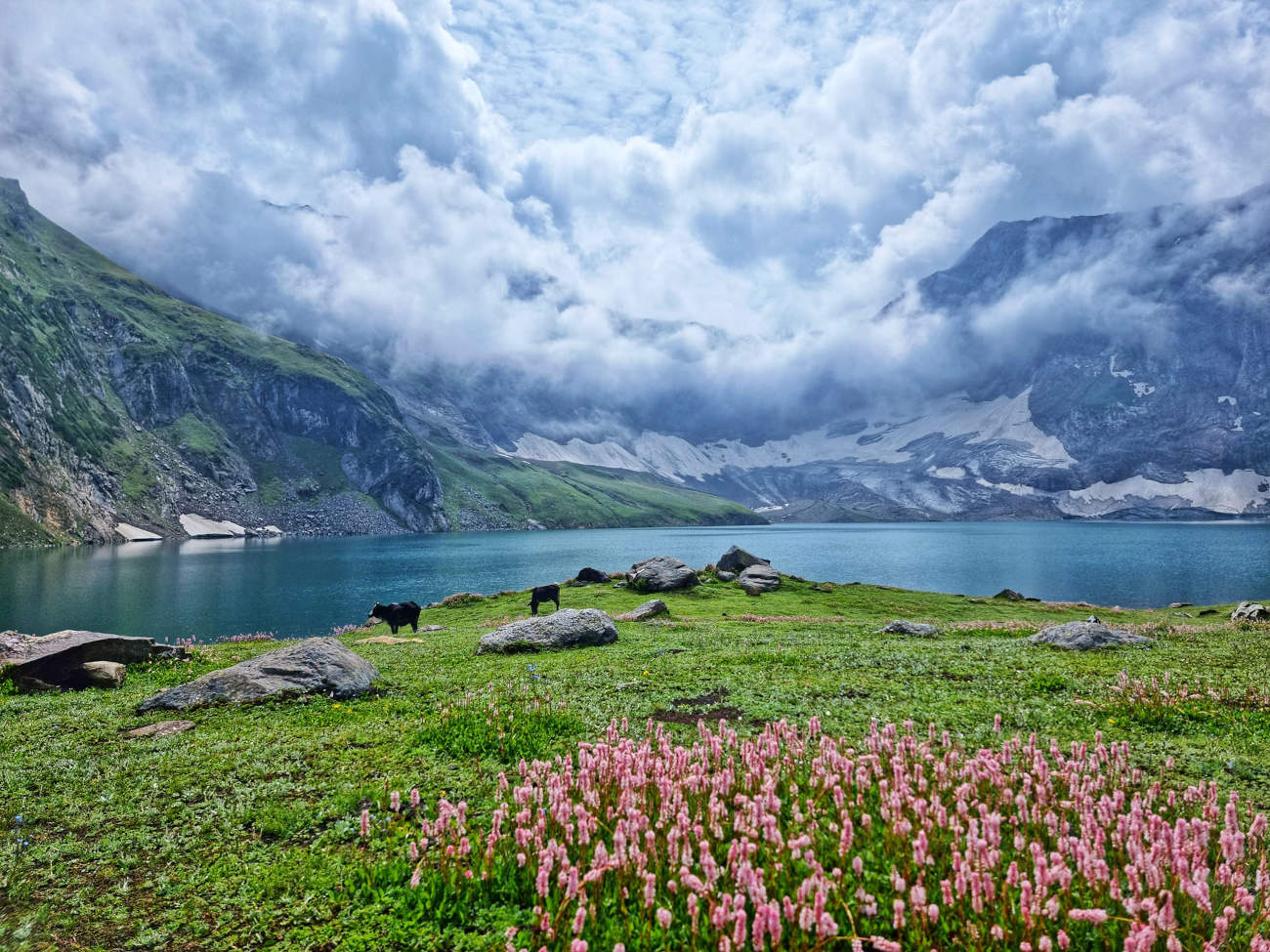 rati-gali-lake